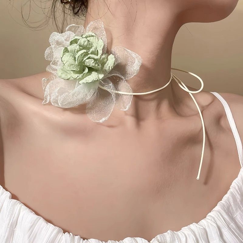 Collana con ciondolo a forma di fiore Super Fairy Atmosphere per donna, con catena a clavicola e nastro, girocollo Dopamine_voghion.com