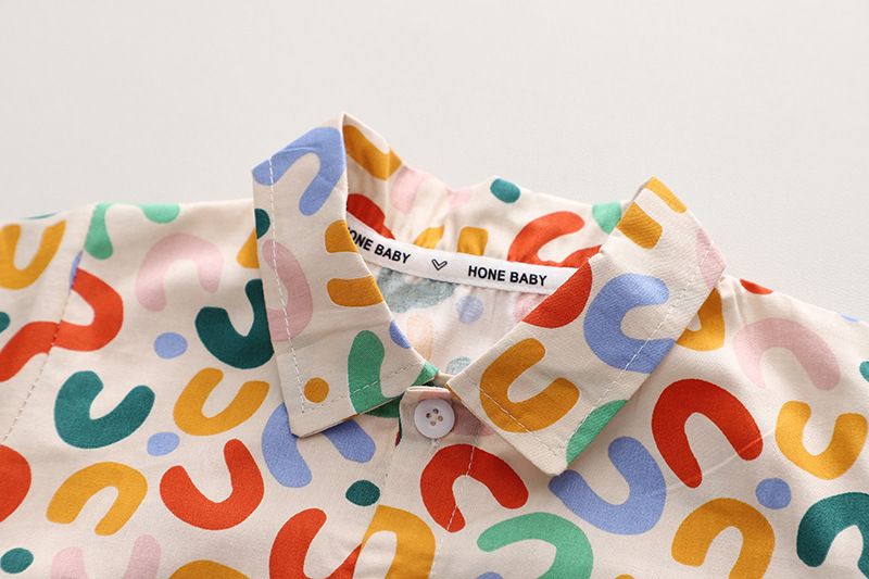 Set da 2 pezzi per bambini, con maglietta a maniche corte e pantaloncini, modello estivo da ragazzo, modello Cross Border, con stampa a fiori e lettere._voghion.com