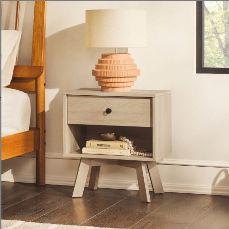 Comodino in rovere minimalista costiero moderno di metà secolo 1 cassetto_voghion.com