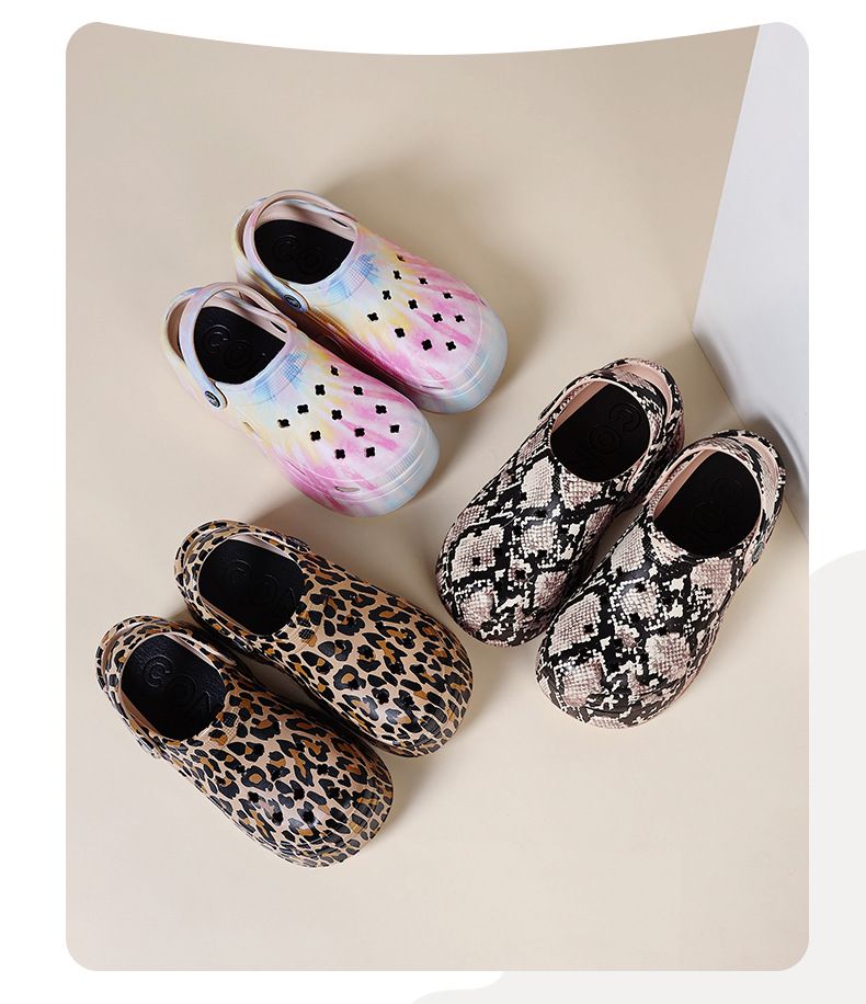 Sapatos unissex com sola grossa e furos para usar na praia, sola macia de EVA, sandálias fechadas com estampa da moda, chinelos altos_voghion.com