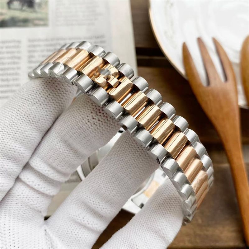 2021 Nová laoská značka pánské a dámské módní jednoduché tříjehlové dvojité kalendářní ocelové páskové mechanické hodinky_voghion.com