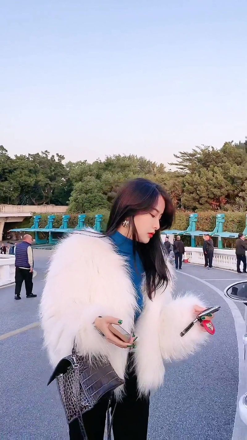 Women's Clothing Double Sided Woven Eco Friendly Fur Coat For Women, Young Style, Long In Front And Short In Back, Slim And Petite_voghion.com