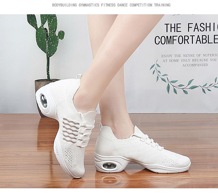 Scarpe da ballo bianche quadrate Yang Liping da donna estate 2024 nuove con suole morbide all'esterno e un passo_voghion.com