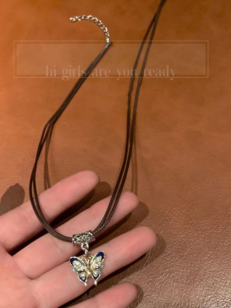 Design Retro Schmetterling Anhänger Halskette Leder Seil Kragen Pullover Halskette Trendy Cool Vielseitig Halskette Kurze_voghion.com