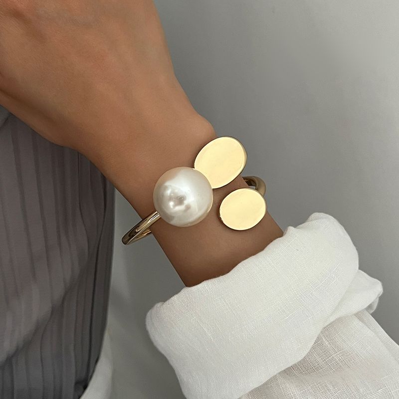 Bracciale da donna di lusso, leggero e alla moda, con perle, geometrico irregolare, di alta qualità_voghion.com