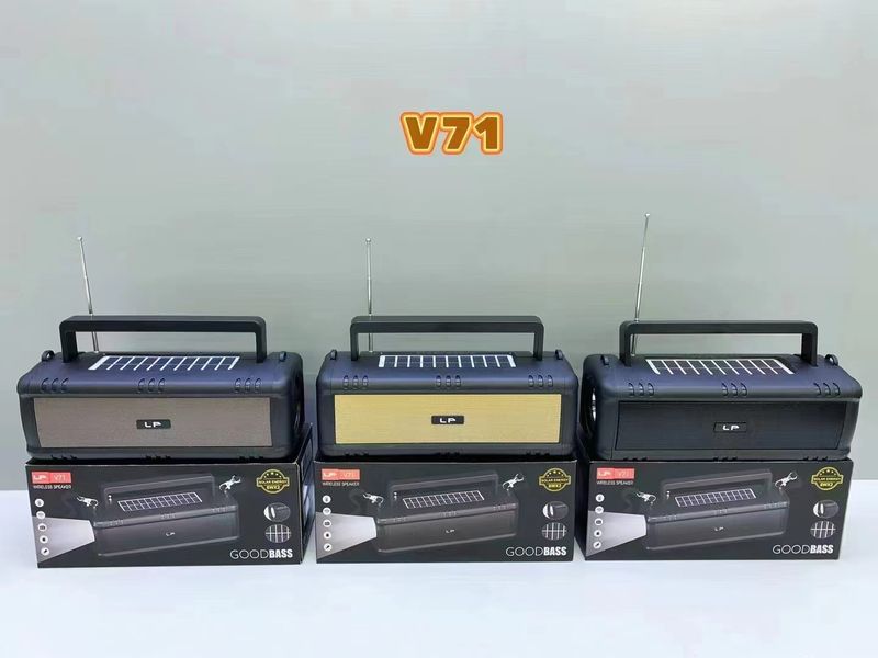 New LP-V71 Wireless Bluetooth Outdoor Portable Solar FM Radio Flashlight Strap Speaker_voghion.com