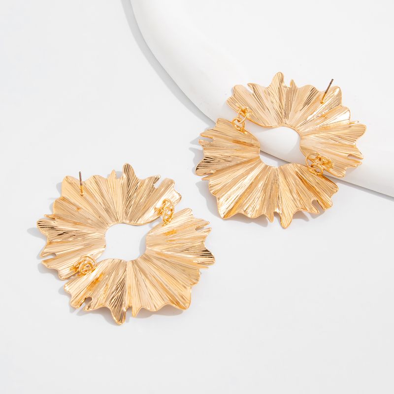 Orecchini pendenti con perle e girasole plissettati, linea di moda Ins, clip per orecchini a clip_voghion.com