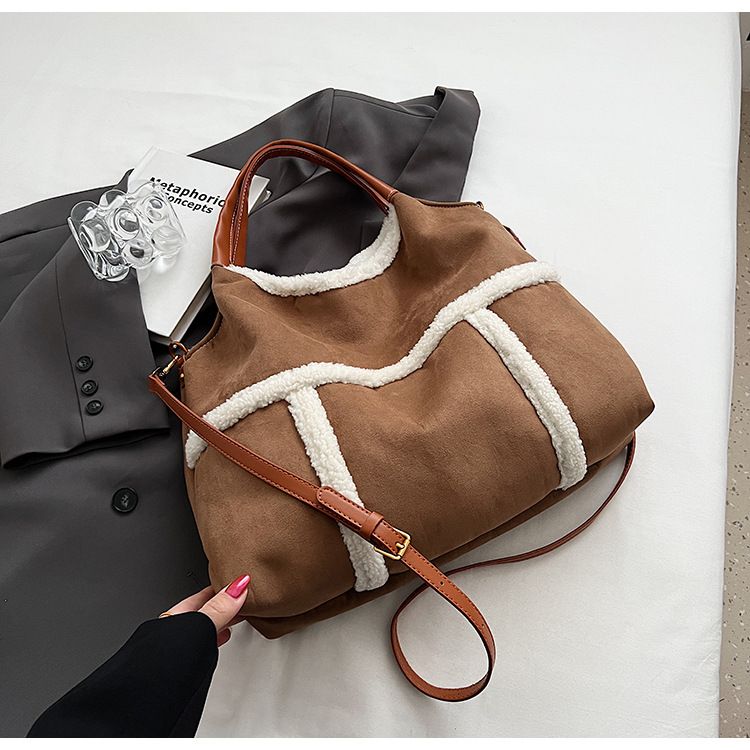 2024 lamb wool splicing mother child feminine temperament, autumn and winter single shoulder crossbody bag, plush_voghion.com