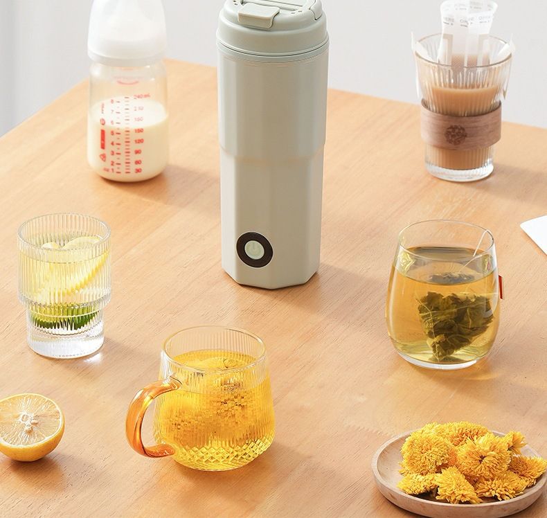 Hervidor eléctrico portátil de viaje pequeño con taza de agua hirviendo_voghion.com
