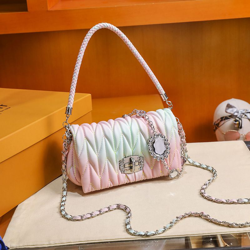Dames regenboogkleurige gewatteerde geborduurde leren handtas met strass-ketting, kleine glinsterende schoudertas onder de arm_voghion.com