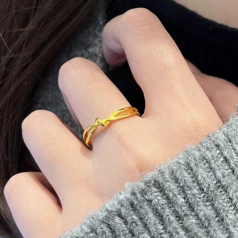 Anello Gufa Su Circle da donna, design di nicchia, sensazione di alta qualità, simulato oro sabbia vietnamita, indice solido_voghion.com