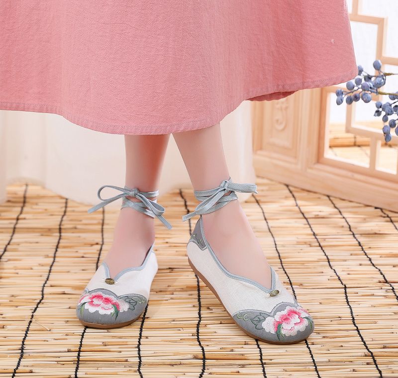 Flache Rindsledersohle, bestickter Stoff, weiche Sohle, Frühlings- und Sommer-Hanfu-Tanzschuhe, Damen-Einzelschuhe_voghion.com