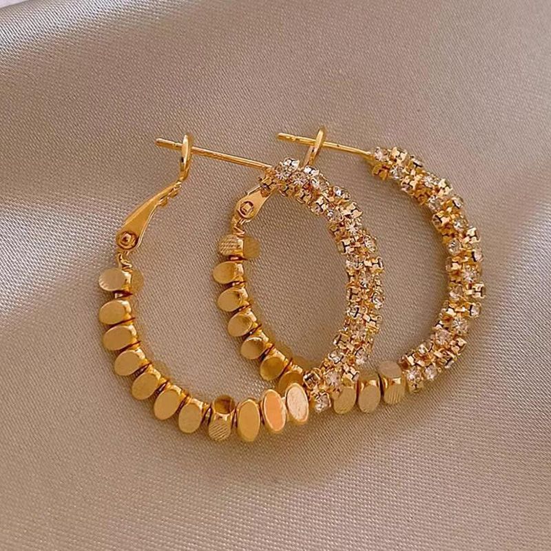Orecchini a cerchio unici per donna, design di lusso leggero e di nicchia, nuovi orecchini di alta gamma 2024_voghion.com
