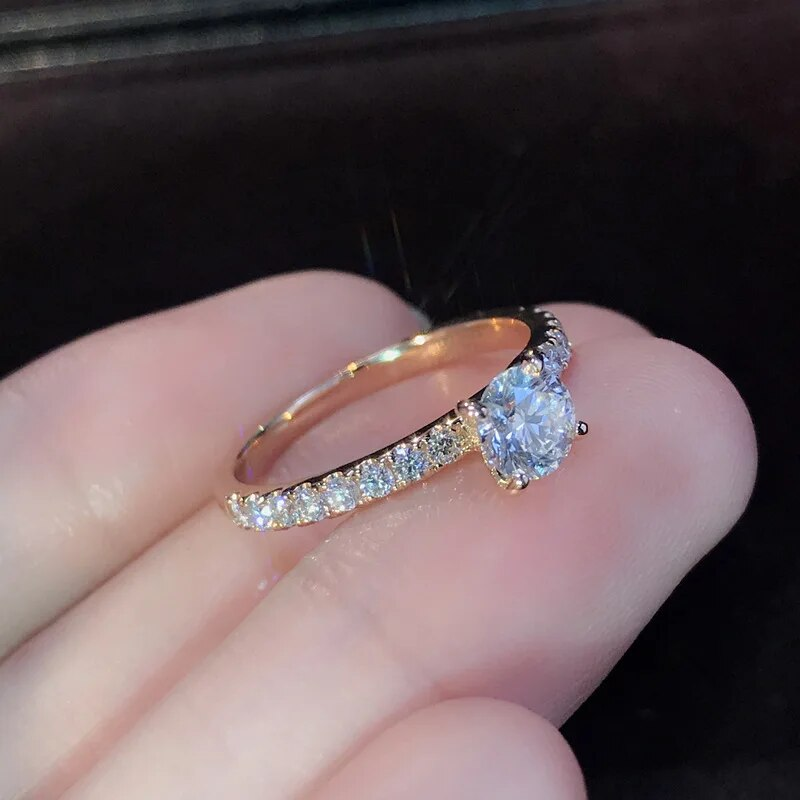 Anelli di fidanzamento con zirconi di cristallo di design alla moda di vendita calda per le donne Anelli di gioielli da donna di moda regalo di nozze femminile_voghion.com