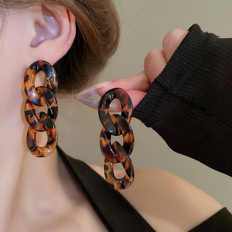 Boucles d'oreilles à tige polyvalentes en forme de cercle géométrique à imprimé léopard avec aiguille argentée_voghion.com