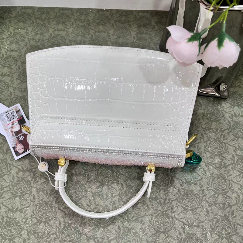 Women's diamond-encrusted handbag high-end fashion age-reducing temperament all-match one-shoulder Messenger bag_voghion.com