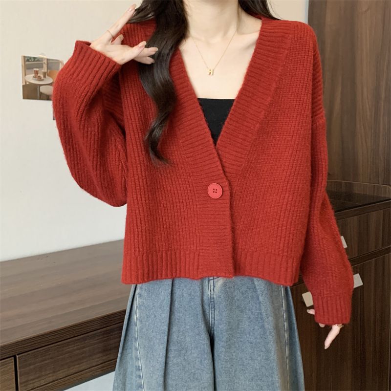 2024 nuova giacca corta in maglia rossa con scollo a V da donna in inverno, abbinata a cardigan lavorati a maglia per pigri outfit autunnali_voghion.com