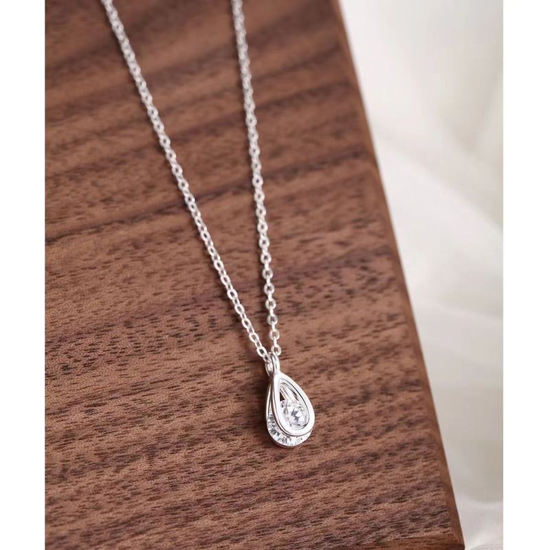 Collana con goccia d'acqua in zircone AAA, pendente da donna leggero e lussuoso, design semplice e di nicchia, in acciaio al titanio, con catena per clavicola_voghion.com