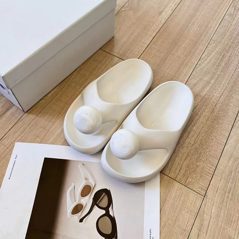 Luo Jia's Flops Lazy Shoes That Can Be Worn On The Outside With Just One Step. Thick Soled Candy Colored Beach Flip_voghion.com