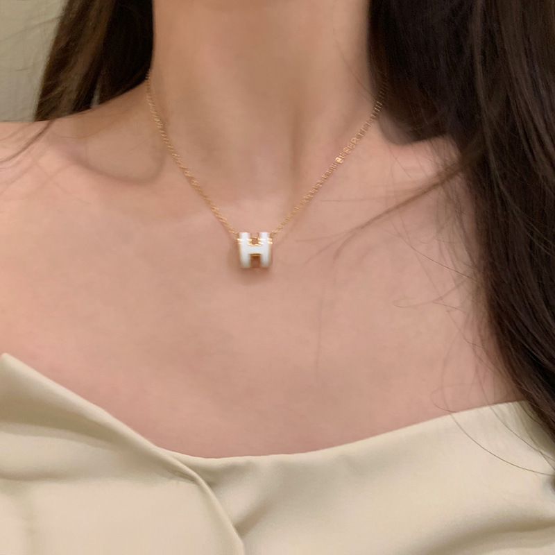 Light luxury H letter pendant necklace for women French niche design necklace summer versatile clavicle chain ins style_voghion.com