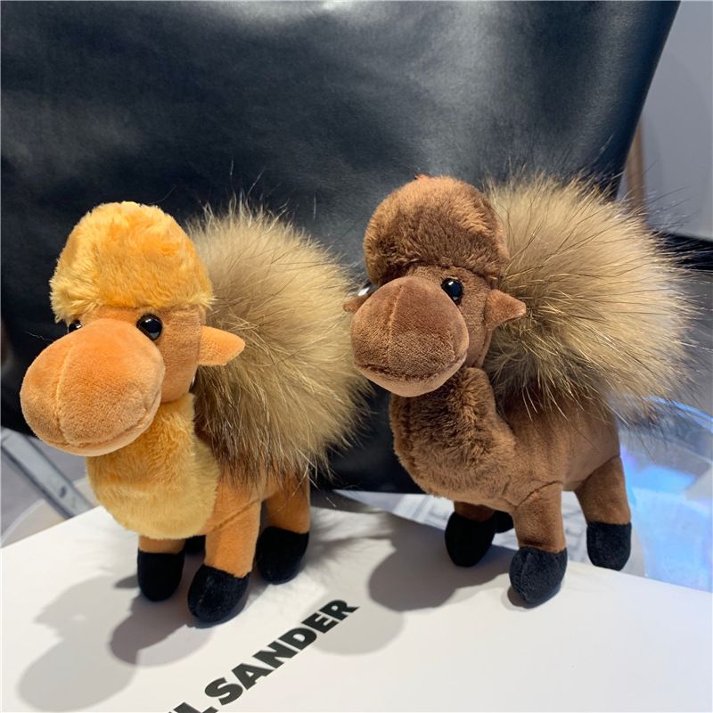 Ciondolo portachiavi per auto con piccola borsa di cammello con palla di pelo di procione vera e creativa personalizzata e carina_voghion.com