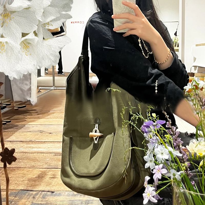 Niche Design Internet Celebrity Style Casual Canvas Shoulder Underarm Large Capacity Women's Shopping Bag 2025 Spring And Summer New Fashion_voghion.com
