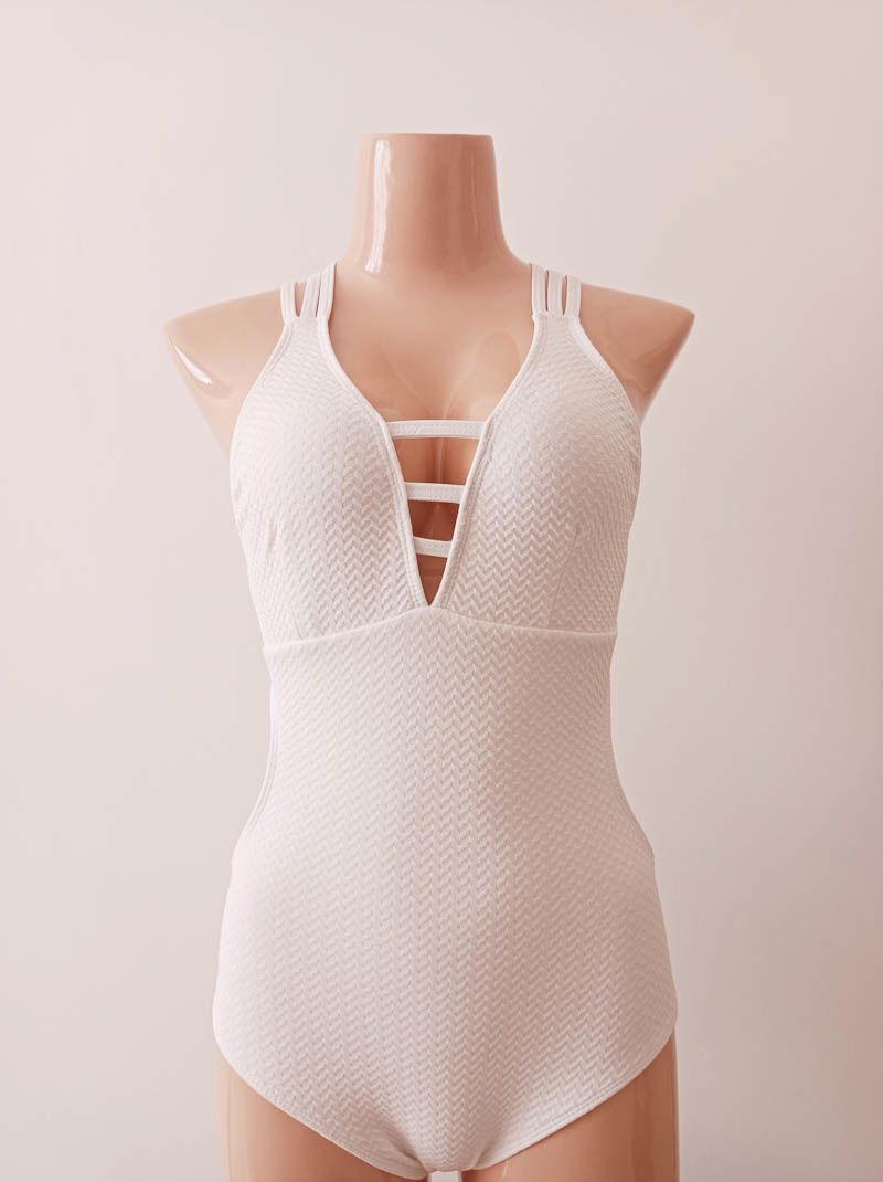 【 Colecția 1311 de oameni 】 Negru pentru femei, sexy și slăbitor, care acoperă burta, într-o singură piesă New Ins Style Hot Spring_voghion.com