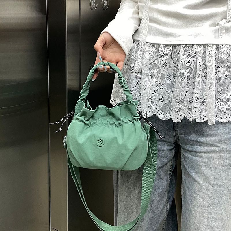 Mini borsa da donna, borsa a secchiello con coulisse in nylon alla moda, borsa a tracolla 2025 autunno/inverno nuovo_voghion.com