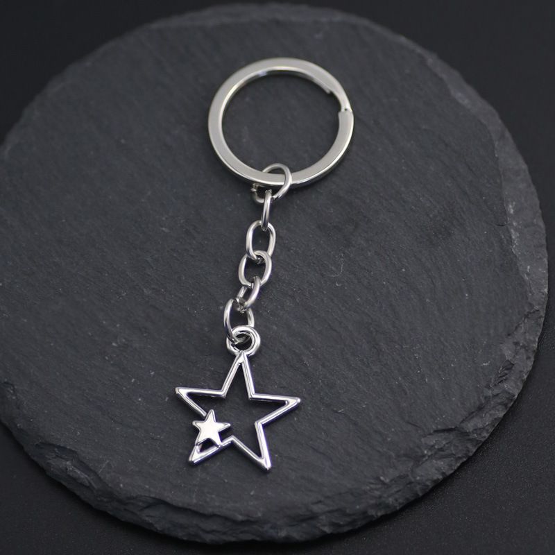 Gränsöverskridande het rea enkel mode pentagram hjärta hänge nyckelring_voghion.com