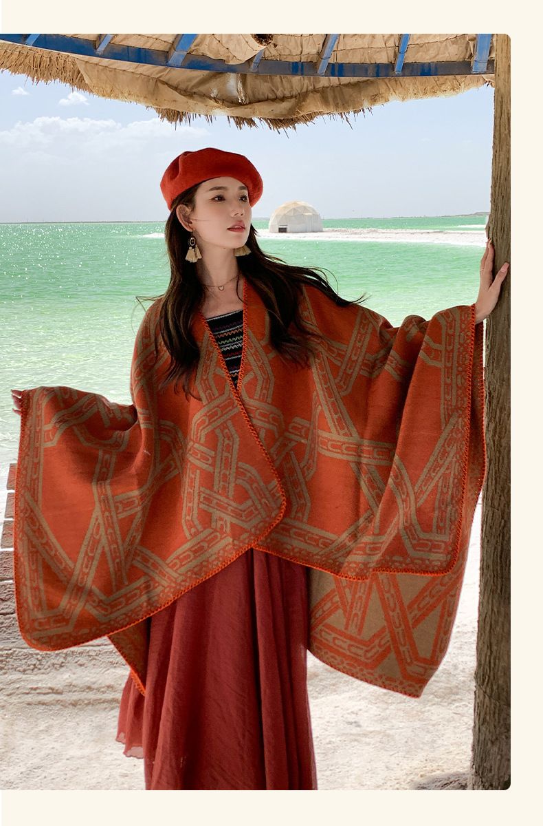 Xinjiang Xizang turisztikai kendő, női etnikai szélköpeny meleg sivatagi füves területtel ősszel és télen_voghion.com