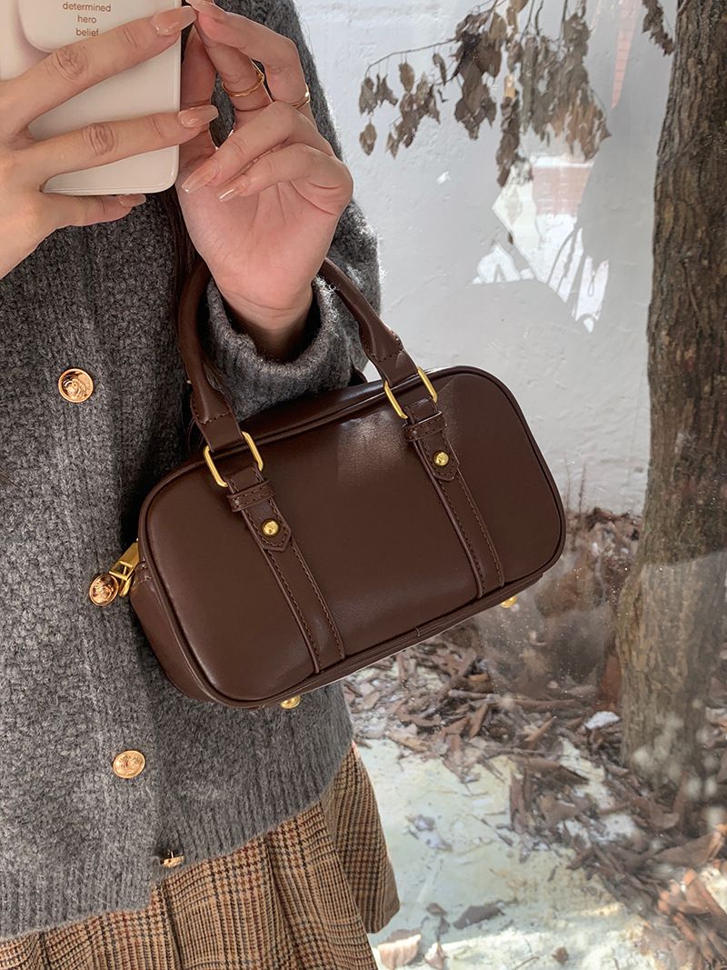 2024 Spring/Summer New Korean Postman Bowling Maillard Handheld Horizontal Small Square Bag for Women Crossbody_voghion.com