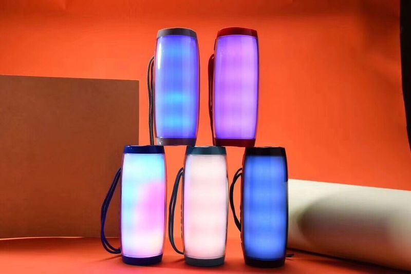 TG157 Mini Bluetooth-luidspreker met kleurrijke lampjes - Draagbare USB/FM-radioluidspreker voor pc en desktop_voghion.com