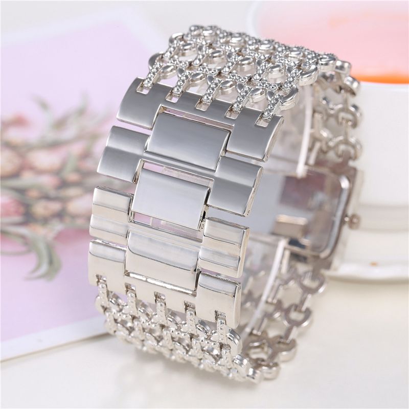 Yamaler Glitter Women Hollow banda larga numeri romani strass quadrante quadrato orologio al quarzo_voghion.com