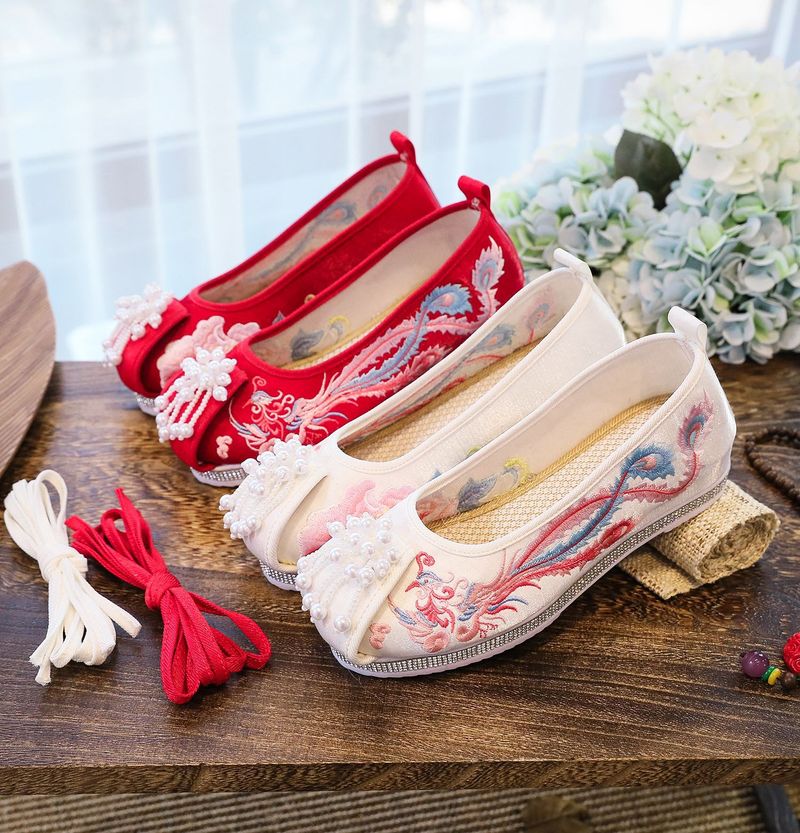 Umgedrehte Stoffschuhe im antiken Stil mit Perlenstickerei, Hanfu-Schuhe für Damen mit erhabenen Elementen im Inneren_voghion.com