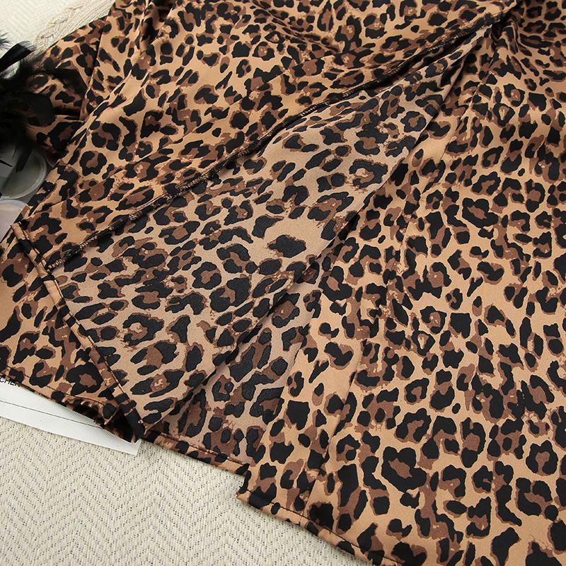 2025 New European And American Leopard Print Feather Patchwork Robe Loose Comfortable Loungewear_voghion.com