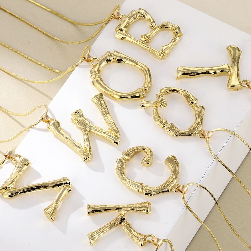 Vendita calda Collana con ciondolo a forma di lettera da donna, realizzata in bambù_voghion.com
