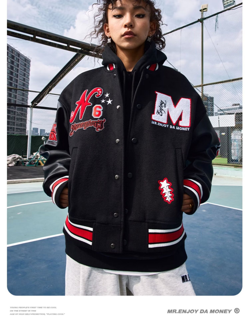Herrenbekleidung: Vintage-Baseballuniformen für Männer und Frauen, kombiniert mit einem High-Street-Design und einer Nischen-Instagram-Modejacke_voghion.com
