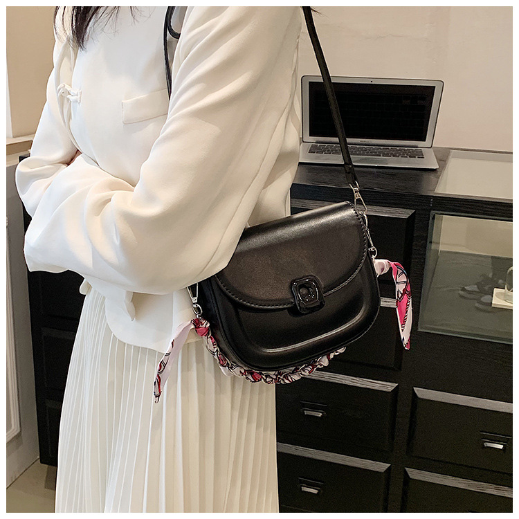 Gränsöverskridande Ny high-end mode sidenscarf kedja Liten fyrkantig väska Nischdesign Han Fan matchande Messenger-väska kvinnor_voghion.com