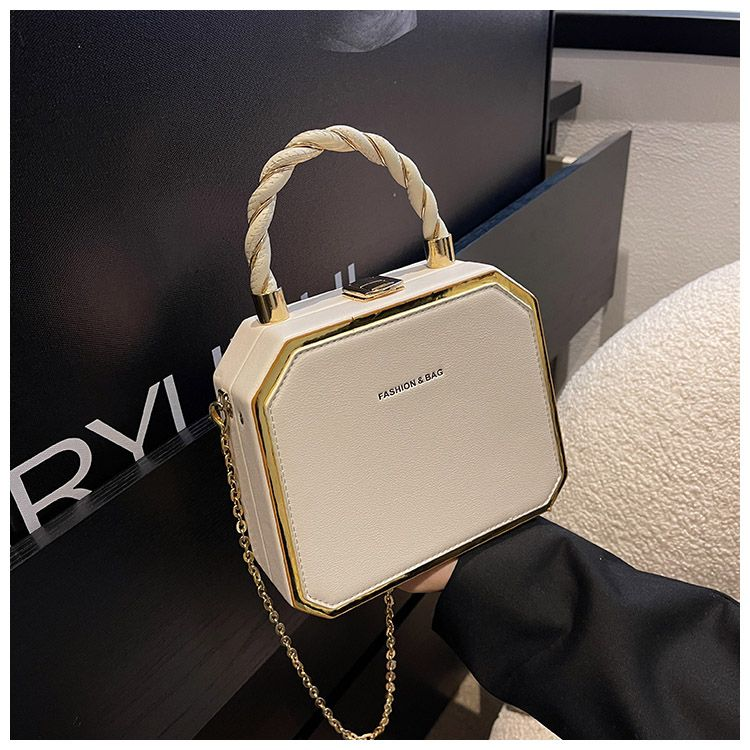 Borsa da donna: borsa a forma di scatola alla moda, semplice, versatile, Celebrity 2023 Nuova borsa a tracolla a catena squisita per donna_voghion.com
