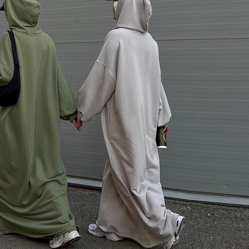 Damenbekleidung Einfarbiges Pulloverkleid mit Kapuze_voghion.com