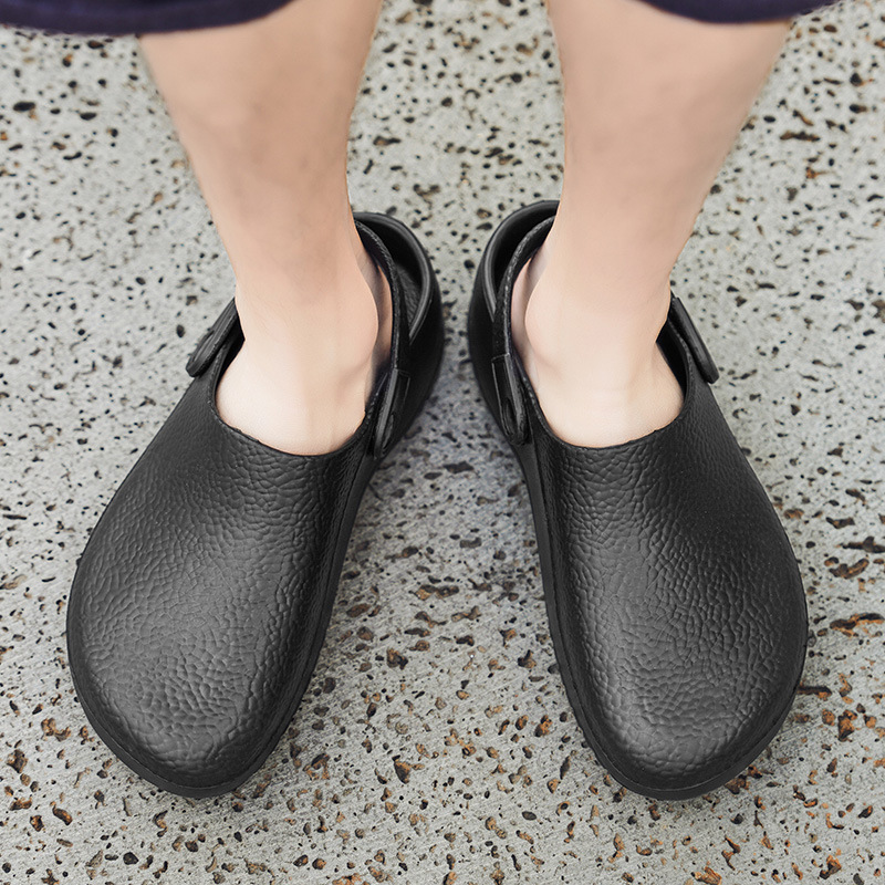 Chaussures de cuisine noires de qualité imbattable pour homme (été 2025), grandes tailles, antidérapantes et sans talon._voghion.com
