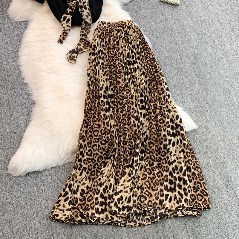 Completo due pezzi da donna con stampa leopardata, aderente, a vita alta, con scollo rotondo, manica a sbuffo, motivo floreale tridimensionale e temperamento retrò_voghion.com