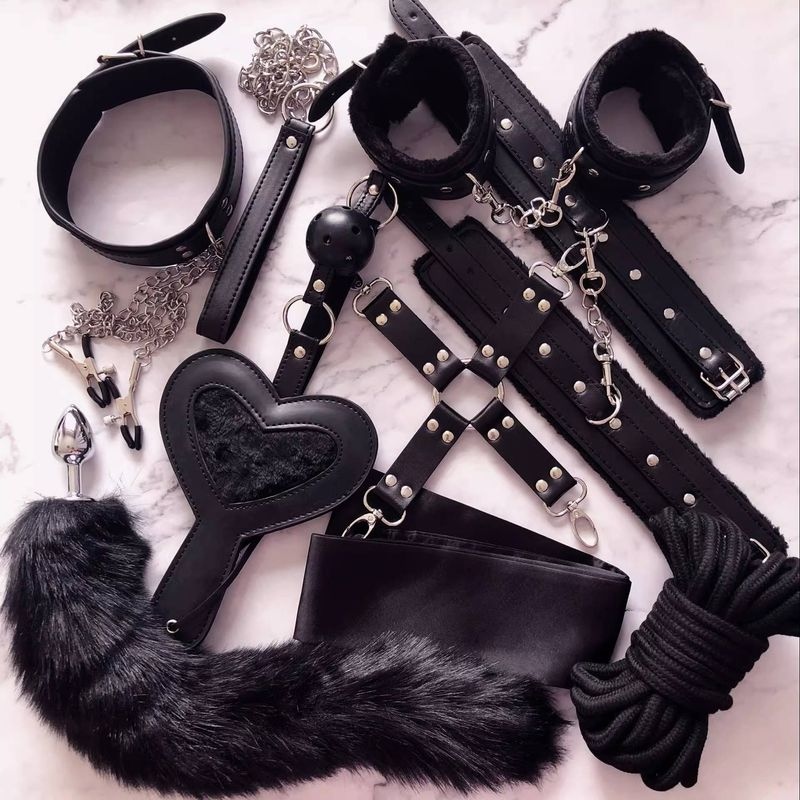 Ensemble de jouets sexuels SM noirs en deux pièces transformé en fouet de bondage et d'entraînement_voghion.com
