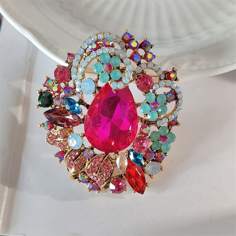 Baroque crystal enamel brooch, women's clothing niche sense, high-end accessories, ins chest flower_voghion.com