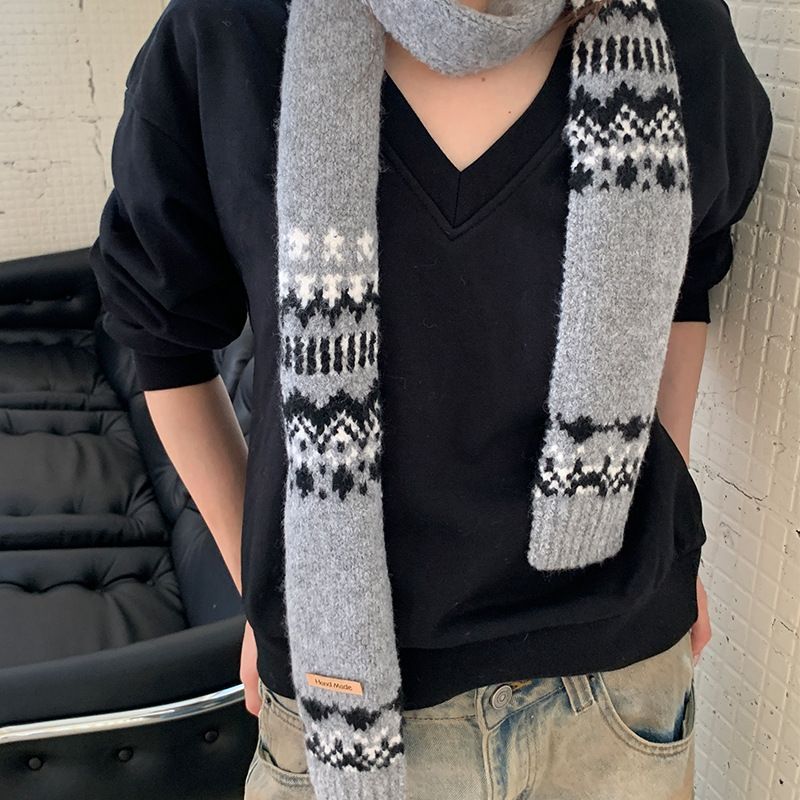 Langer Jacquard-Strickschal Herbst/Winter 2025 – Neu, warm und vielseitig_voghion.com