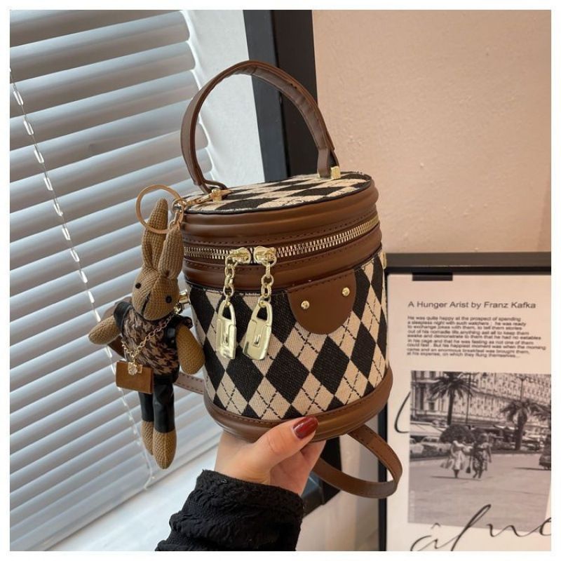 Textured Handheld Round For Women New Korean Version 2025 French Niche Bucket Fashion Versatile Shoulder Crossbody Bag_voghion.com