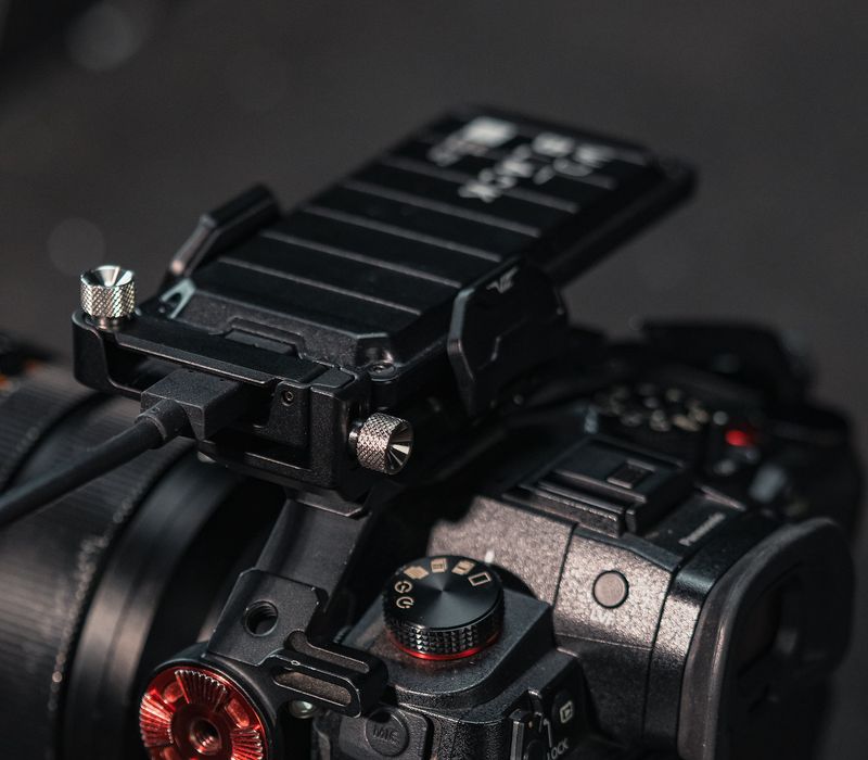TA-USDH2-B Universal SSD Drive Holder V2 - Black TILTA Accessory Market_voghion.com