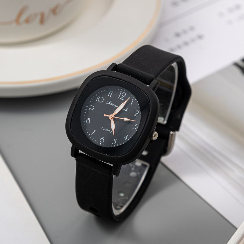 Montre à quartz pour enfants et femmes, couleur lait, sucre, fruits, étudiante, tempérament simple, mignonne, douce, fille fraîche_voghion.com