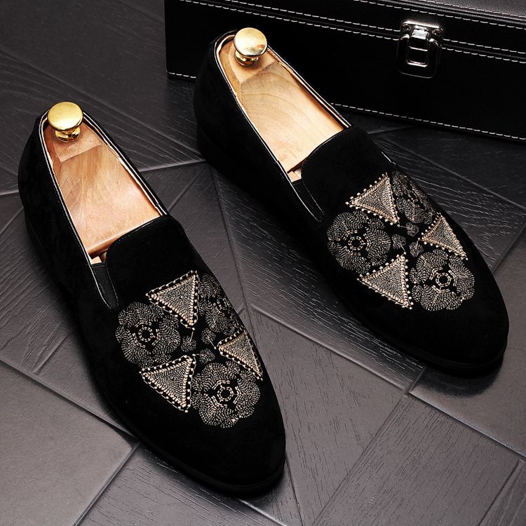 Neue Luxusmode für Männer mit spitzen Wildlederstickereien, Slip-On-Casual-Oxford-Schuhe für Hochzeit, Bräutigam, Fahren, Heimkehr, Geschäftsschuhe_voghion.com