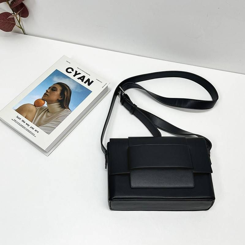 Un simple sac à main conçu pour les hommes et les femmes 2022, un nouveau sac à main en mode Nischen, un sac à main Joker plus léger_voghion.com